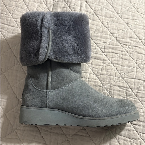 UGG Kara Treadlite Gray Suede Boots. Water Resistant. Wear up or cuffed. Sz 9. - Picture 5 of 13